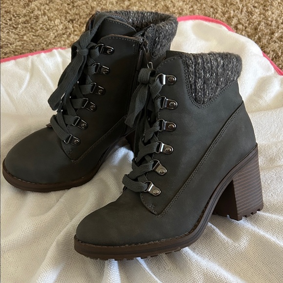 SM New York Shoes - SM New York Charcoal Lace Up Boots